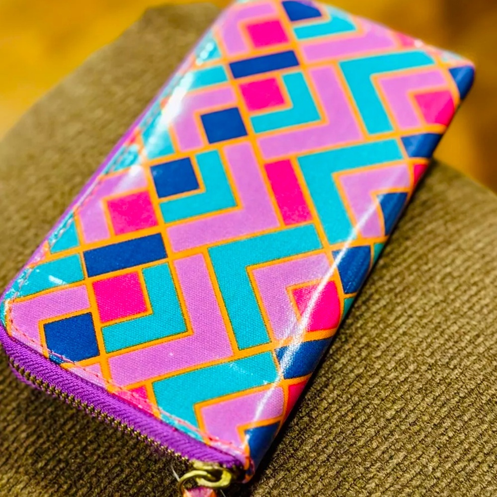 Xhilaration Clutch, Geometric Chevron Multicolor